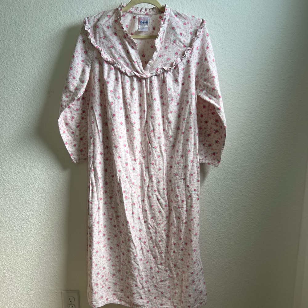 Vintage-Inspired Pink Floral Nightgown - Women's Long Sleep Dress